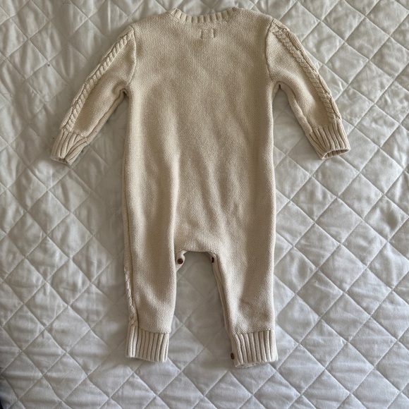 Baby GAP Cream Cable Knit Baby Footie - Picture 6 of 8